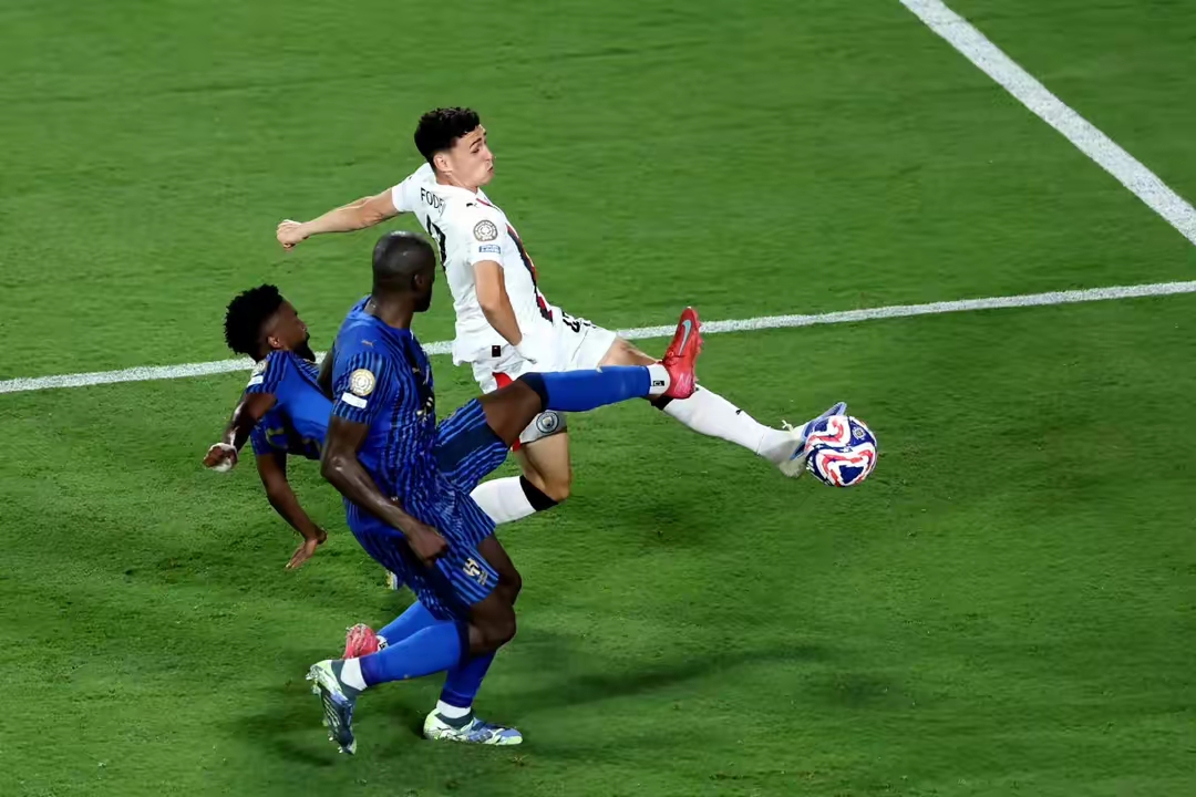 爱游戏官方-墨西哥翻盘巴萨，楚阿梅尼关键制胜