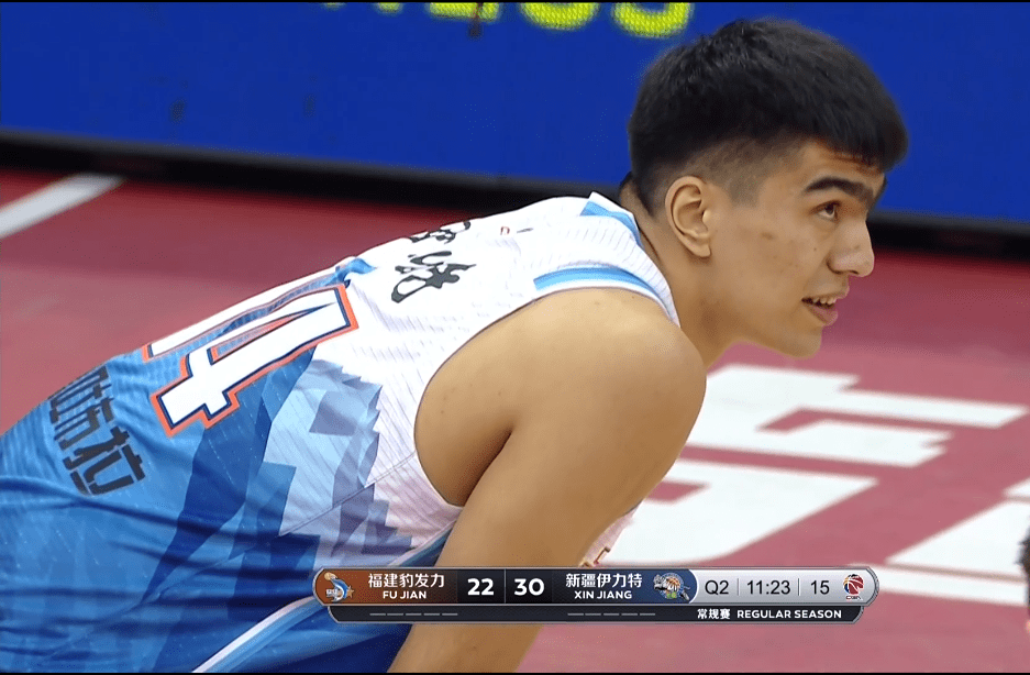 爱游戏tv-深圳队力克山西队，浓眉哥高光表现