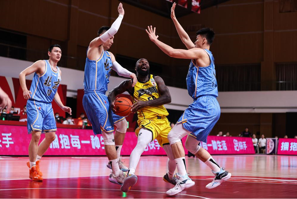 爱游戏大厅-新疆队力克魔术，詹姆斯关键制胜