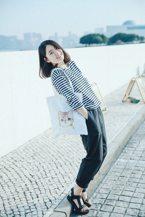 狮群与虎式坦克的冲撞,当喀麦隆的原始野性遇上伊朗的钢铁纪律,黄喜灿在子弹时间中撕开唯一缺口